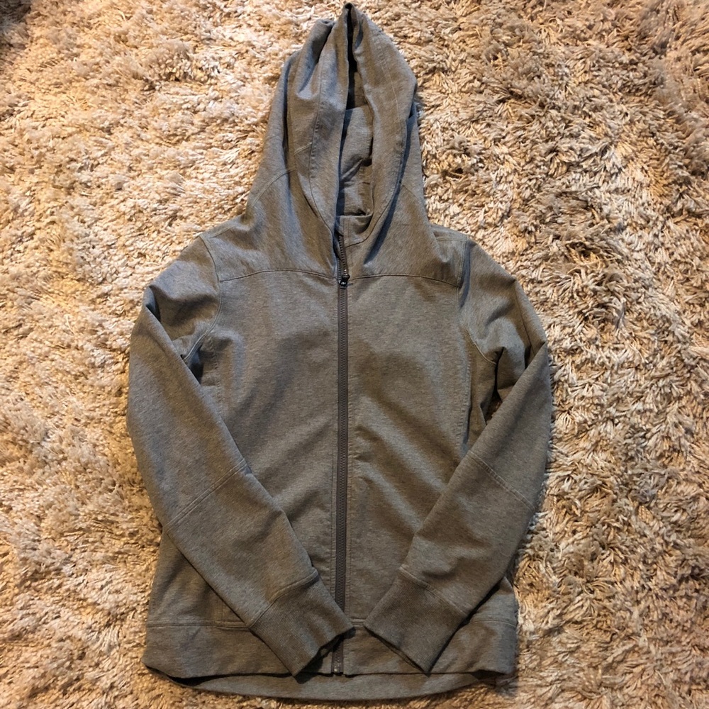 Lululemon women’s zip up hoodie with slit in back